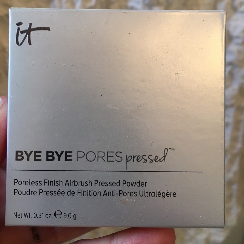 It Cosmetics Bye Bye Pores Pressed Powder